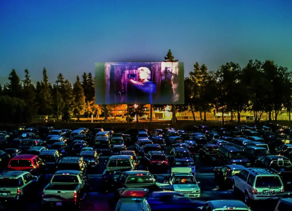 best drive in movie theaters